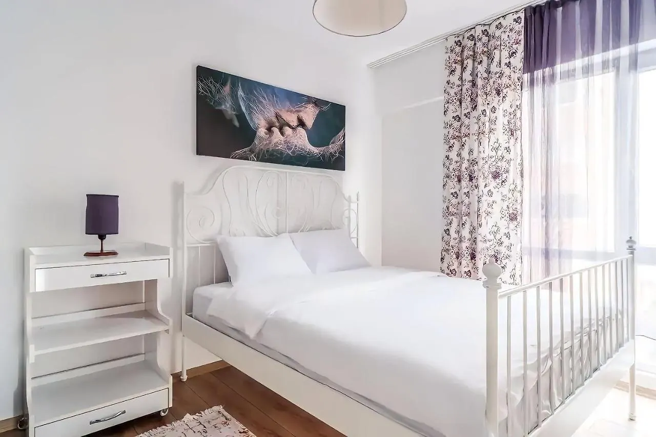 Apartment Sea And Lake View In Maltepe Istanbul